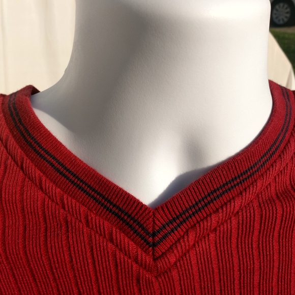 Sharp pre-owned Tommy Hilfiger Men's Sweater - Picture 3 of 5